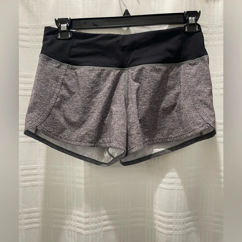 Lululemon shorts black and gray size 6